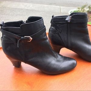 Sam Edelman black leather zip booties - Size 8
